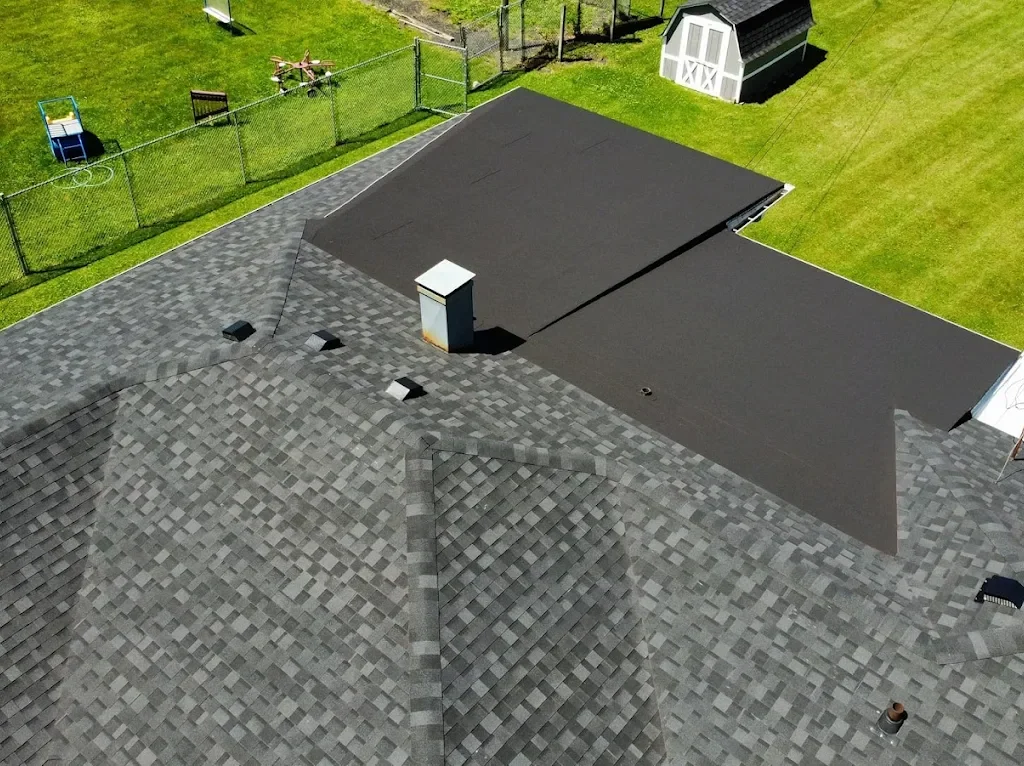 Professional roofing contractor near me in Hamilton County, IN for homes and businesses